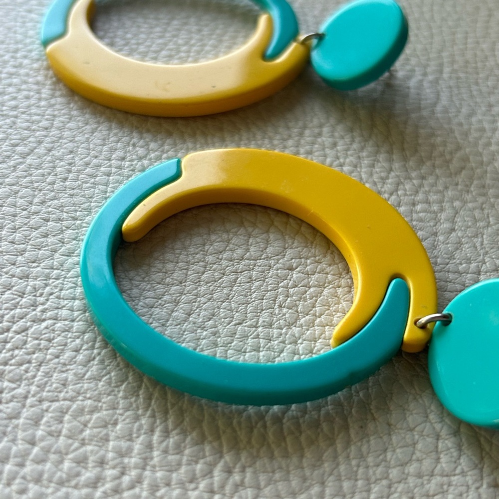 Vintage Mod Hoop Earrings - Picture 3 of 9